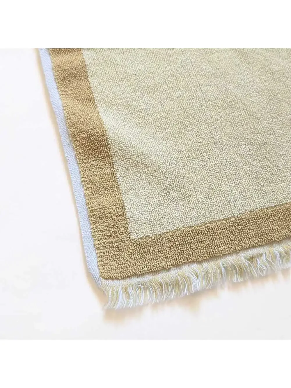 1970s Vintage Stevens Utica Fingertip Towel